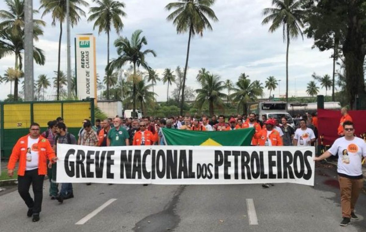 La larga huelga en Petrobras pone contra las cuerdas a Bolsonaro