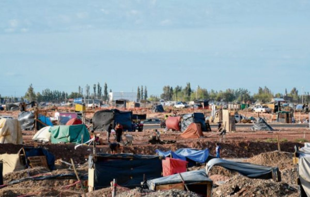 Sin acuerdo, aseguran que ya son casi 2.000 las familias en las tomas de Neuquén