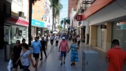 Más de la mitad de los comerciantes santafesinos expresan una caída en las ventas