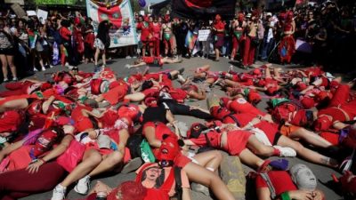 Chile: Marchan en su día para voltear al patriarcado