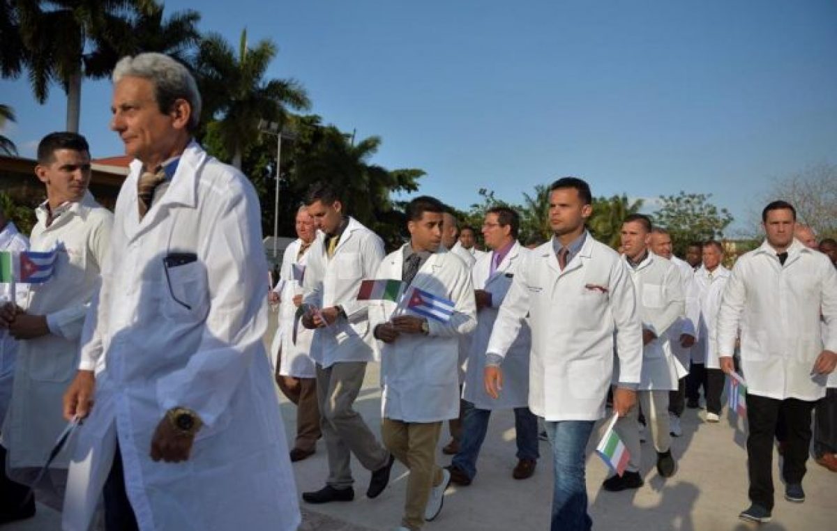 Salud bonaerense evaluará la oferta de Cuba de enviar médicos 