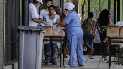 La justicia ordenó a Larreta garantizar leche o yogur en las viandas, además de elementos de higiene