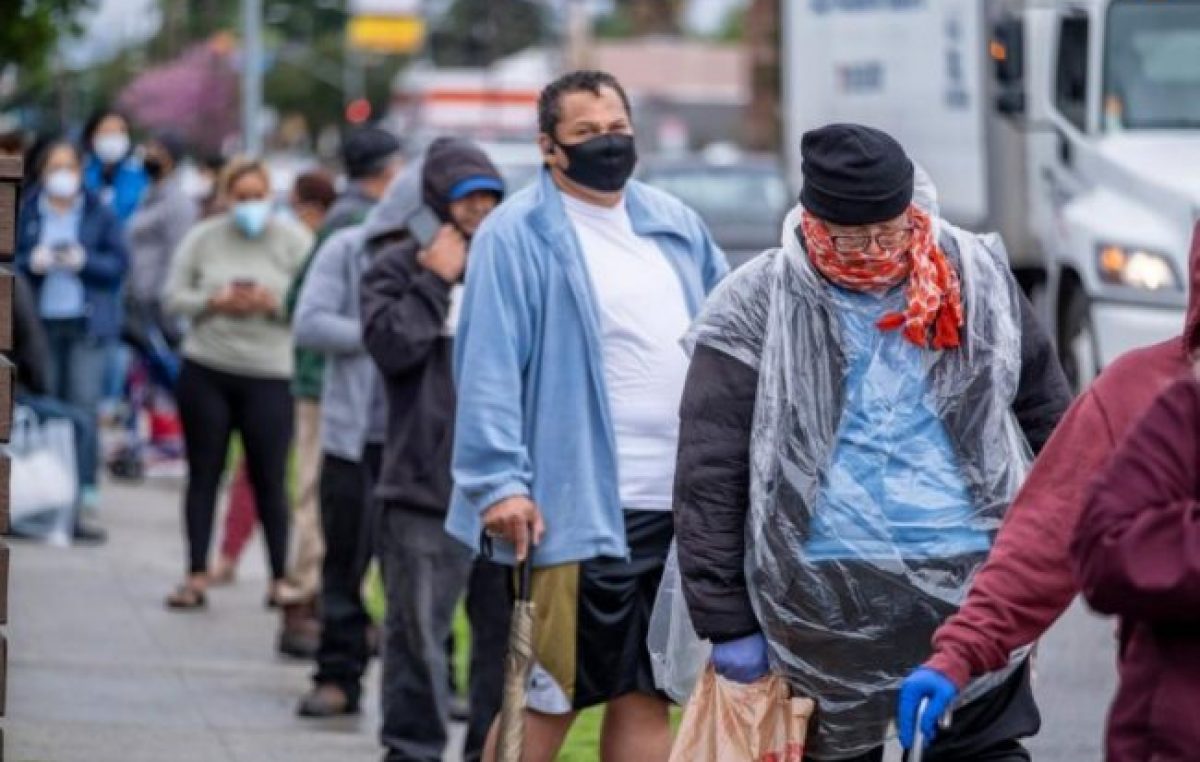 Estados Unidos: millones de personas hacen fila durante horas para recibir comida