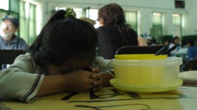 Cuarentena: «Están en riesgo niñas y niños en situación de calle» albergados en paradores porteños