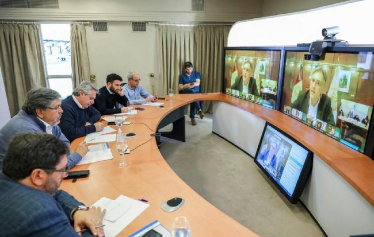 Alberto Fernández habló con los intendentes por videollamada