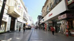 Pese a las dificultades casi el 60% del comercio santafesino no piensa cerrar sus puertas