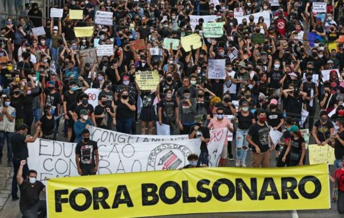 Bolsonaro, preocupado por las protestas en medio de la manipulación de datos