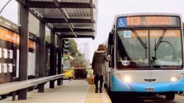 El municipio rosarino busca completar los sueldos de choferes