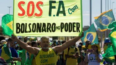 Marchas en Brasil en medio del descontrol de la pandemia