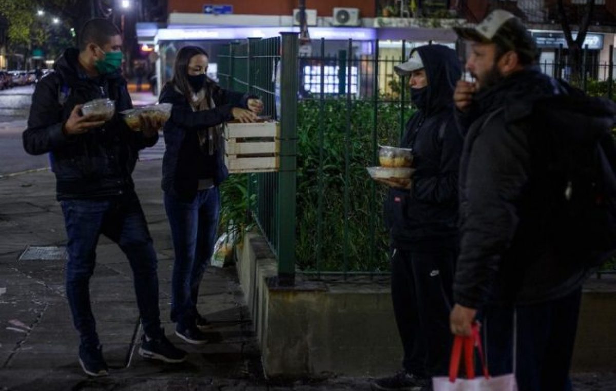 Servir un plato más, una organización solidaria con los sintecho