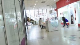 Uno de cuatro locales ya no está