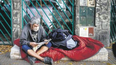 Organizaciones sociales denuncian que crecen los sin techo en la ciudad de Buenos Aires
