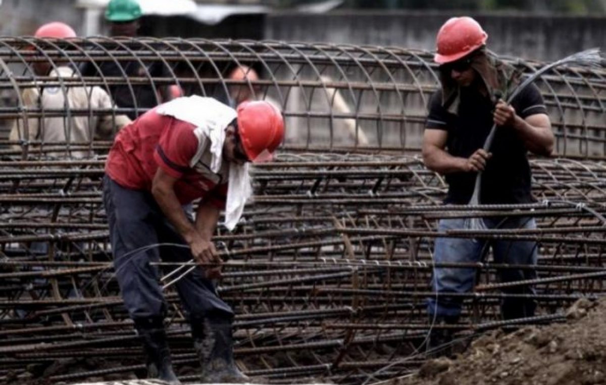 Buenos Aires adhiere a un programa para destinar 5.000 millones de pesos a obras en municipios