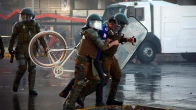 La policía chilena confirmó 108 detenidos durante las protestas por el aniversario del golpe de Estado