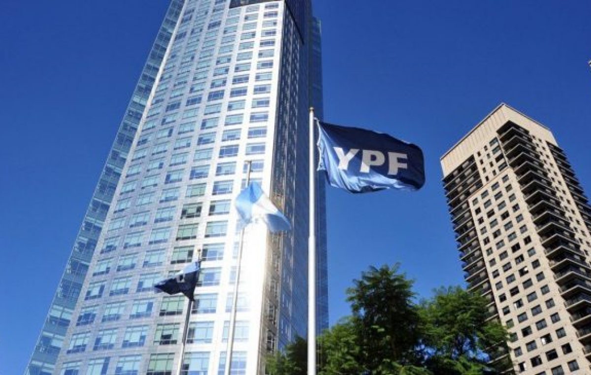 YPF dio de baja el «peor contrato» de su historia, firmado durante el macrismo, y se ahorró u$s800 millones