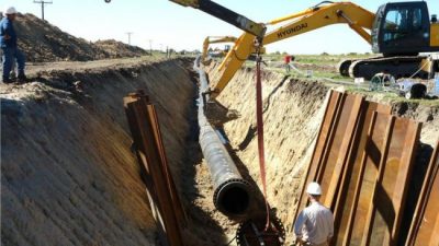 Fernández y Perotti anuncian la construcción de un acueducto que beneficiará a 65 localidades