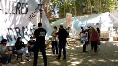 Ruidosa protesta de municipales rosarinos: instalaron una carpa en reclamo de una recomposición salarial
