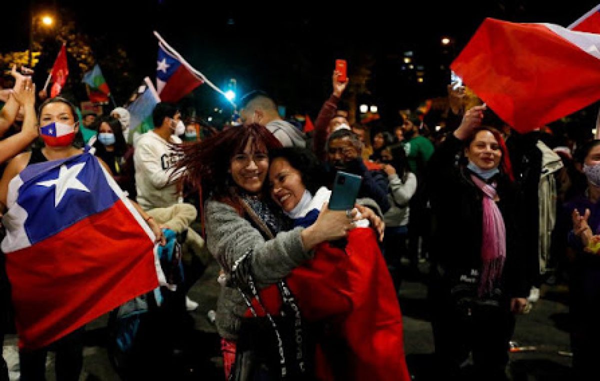 Contundente triunfo de «Apruebo»: Chile reformará la Constitución que dejó el dictador Augusto Pinochet