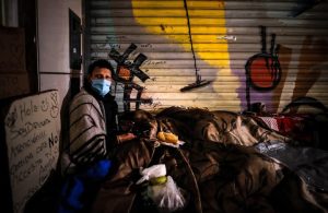 Sin techo: denuncian que el Gobierno porteño «no cumplió con su responsabilidad» de proteger a un centenar de personas en la pandemia