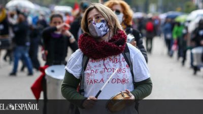 España: protesta de trabajadores sanitarios en defensa de la salud pública