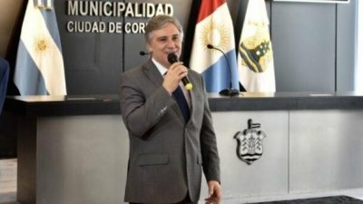 Con una rápida reestructuración, el intendente de Córdoba despejó el frente financiero