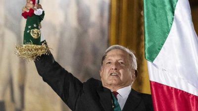 El partido de López Obrador duplica a los tradicionales en las encuestas