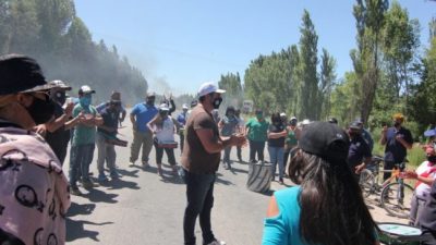 Trabajadores municipales de Centenario liberaron el corte sobre Ruta 7