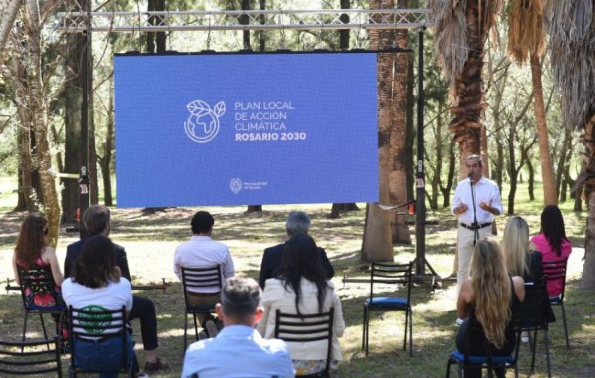 Contaminación ambiental: El intendente de Rosario presentó el plan de Acción Climática  