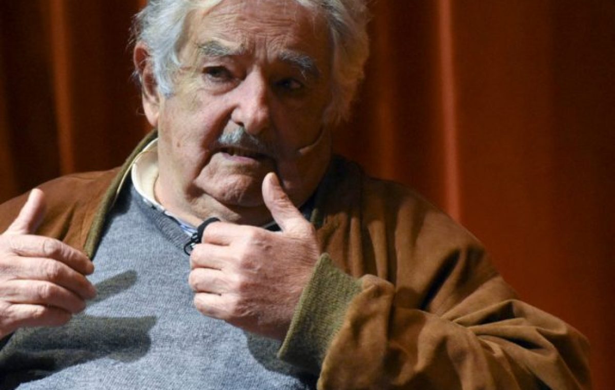 Pepe Mujica cuestionó a Lacalle Pou por la falta de vacunas en Uruguay 