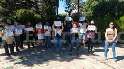 Marcha de hipotecados UVA en Salta: “Nadie puede pagar 35 mil pesos por mes por una vivienda social”