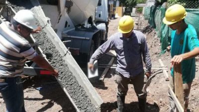 Prometió y cumplió: Intendente de Puerto San Martín firmó el aumento para sus empleados municipales