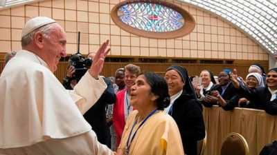 En un giro histórico, Francisco decretó la apertura a la participación de las mujeres en la Iglesia