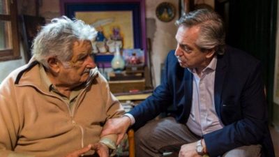 El Gobierno condecoró a «Pepe» Mujica con la Orden del Libertador San Martín