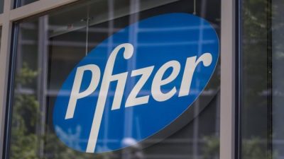 La demora en la entrega de vacunas le puede salir caro a Pfizer