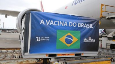 Brasileños ricos buscan vacunas contra COVID por su cuenta