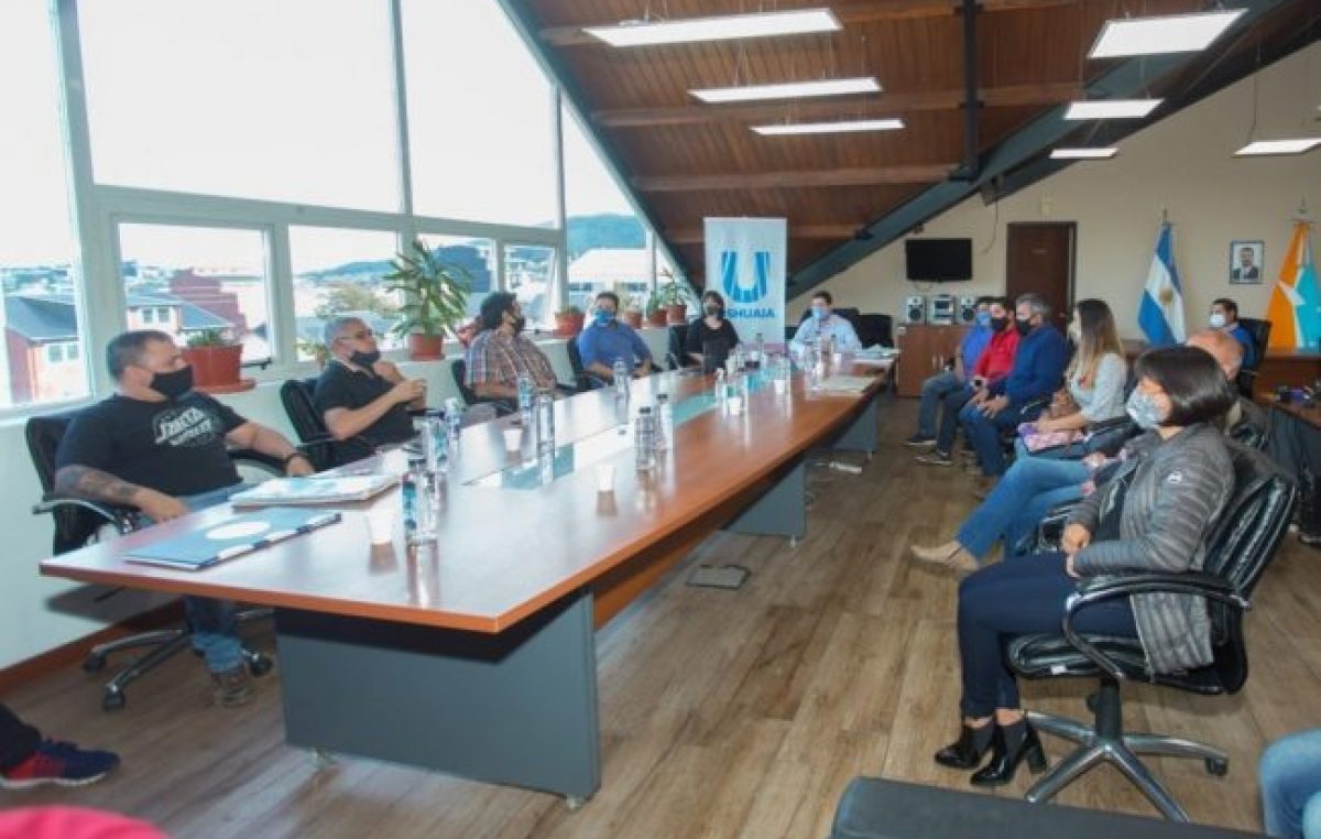 El intendente de Ushuaia acordó la pauta salarial con los municipales