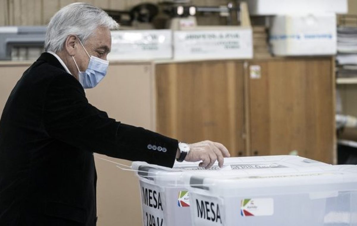Piñera pide al Congreso realizar las elecciones de abril en dos días