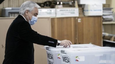 Piñera pide al Congreso realizar las elecciones de abril en dos días