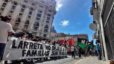 Ciudad de Buenos Aires: Trasladaron el acampe al Obelisco por 33 cooperativistas despedidos