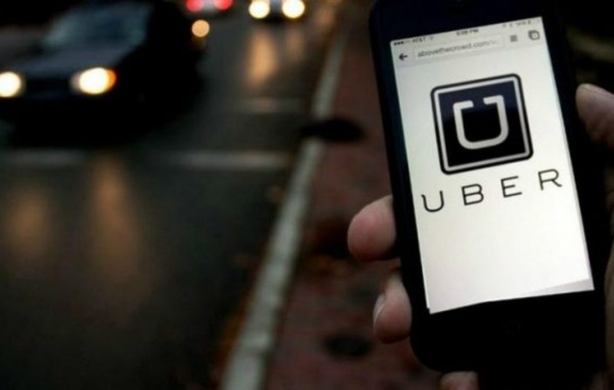 Ante la resistencia de Uber, el municipio rosarino busca frenar judicialmente la aplicación