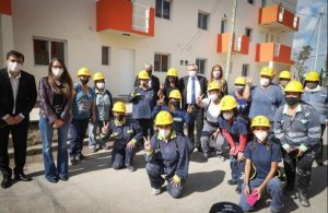 Una cuadrilla de albañilas construyó 48 viviendas