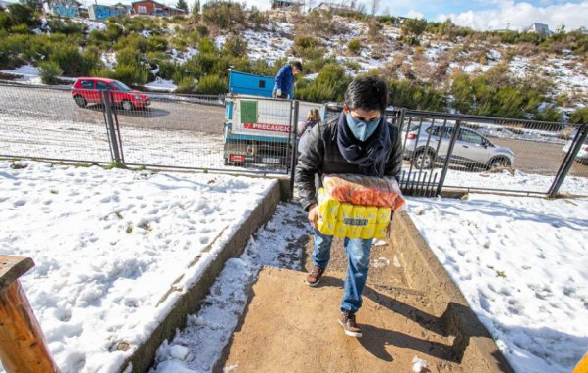 Módulos alimentarios en Bariloche: “Pasamos de entregar 400 o 500 al mes a entregar 20.000”