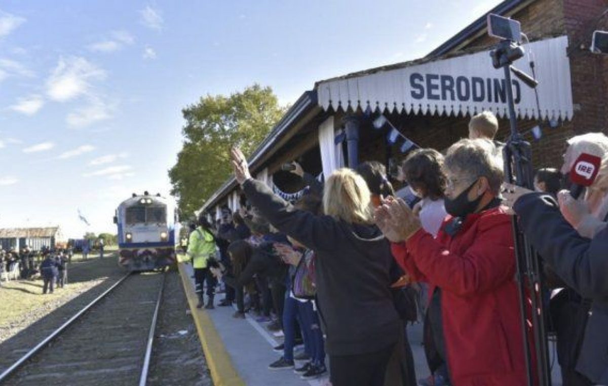 Serodino recibió al tren, subieron 33 pasajeros y el sueño se hizo realidad