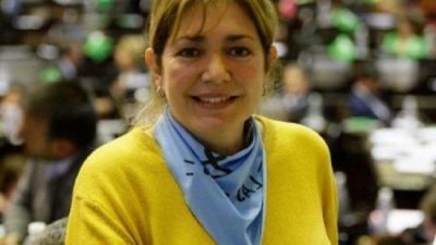 Corrientes: Diputada macrista se quedaba con el sueldo de sus empleados;»en un sobre ponés 40 y 40 te lo quedás»