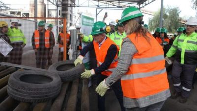 Con los neumáticos reciclados en Mendoza generan energía y hacen baldosas