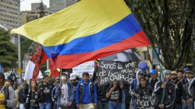 Miles protestan en Colombia sin acuerdos a la vista para superar la crisis