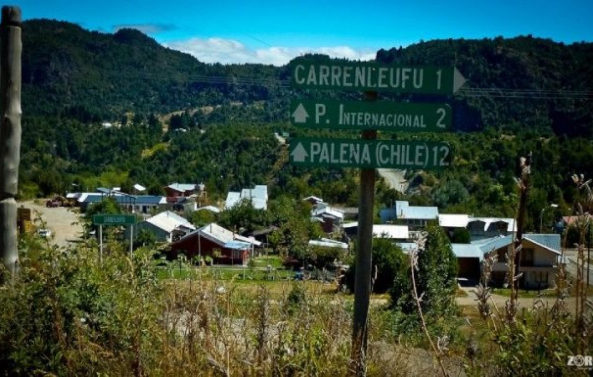 El gobernador de Chubut firmó convenios para construir viviendas en comunas rurales