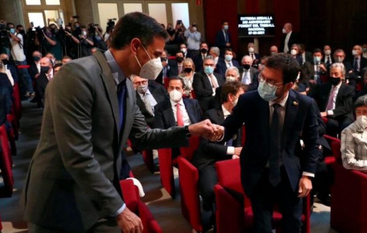 Sánchez y Aragonès buscan dejar atrás el conflicto con un acto en Barcelona