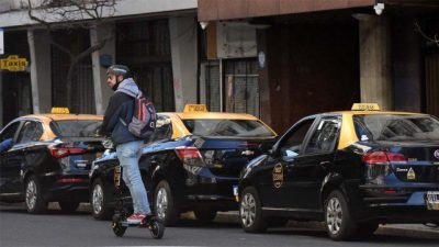 Los taxistas rosarinos quieren que la Intendencia pueda fijar aumentos de la tarifa