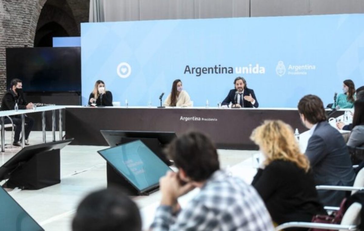 Santiago Cafiero: «Argentina no es ese país de mierda que a veces tratan de retratar»
